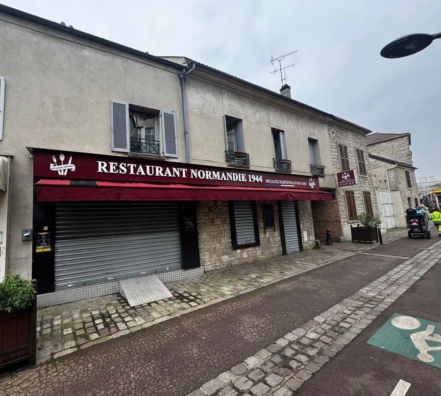 pose enseigne lumineuse magasin facade commerciale installation professionnelle boutique store led neon paris meilleur 61